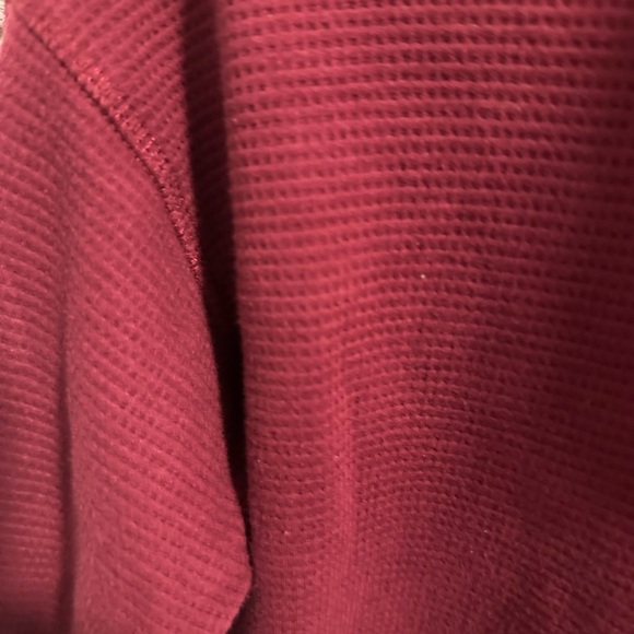 Lands’ End Women’s Maroon Waffle Knit Turtleneck Top Size Small - Picture 3 of 3